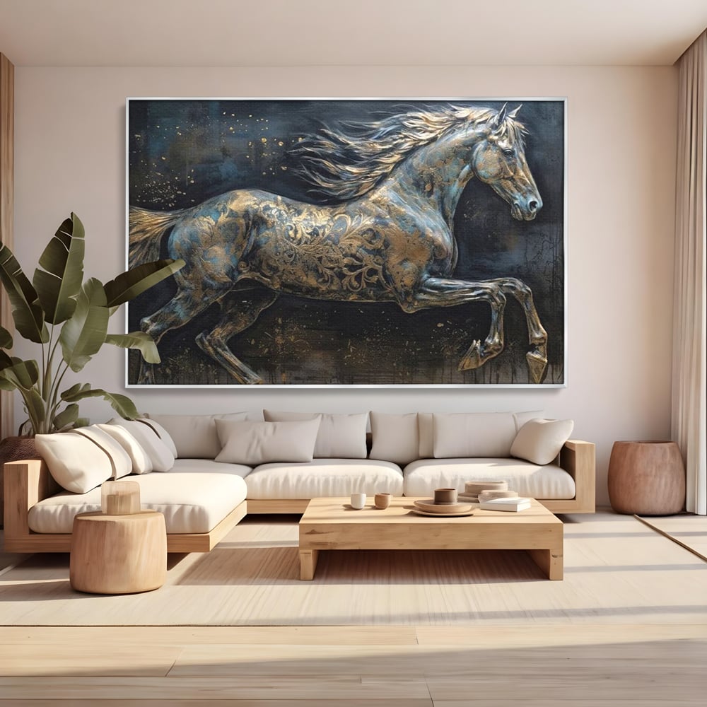 Tablou canvas cu tablou canvas cu armasar in galop, in rama de aluminiu argintiu, pe perete intr-un living